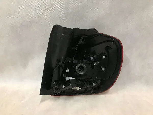 Luz trasera izquierda Mercedes GLA 156 image 4