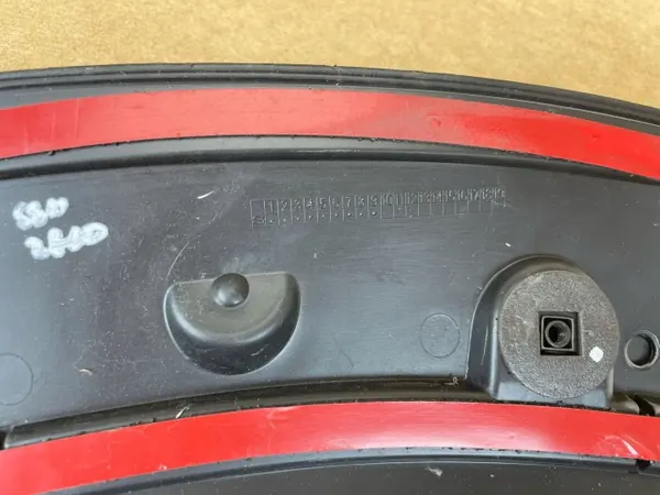 OEM 8K9853817A Pare-boue arrière gauche Audi A4 B8 image 7