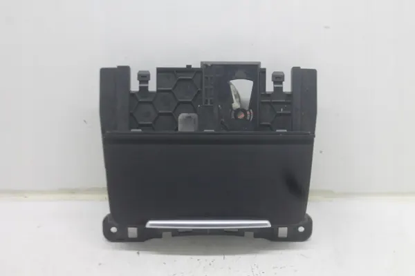 Audi A4 B8 Asbak OEM 8K0857951 - Gebruikte Staat image 2