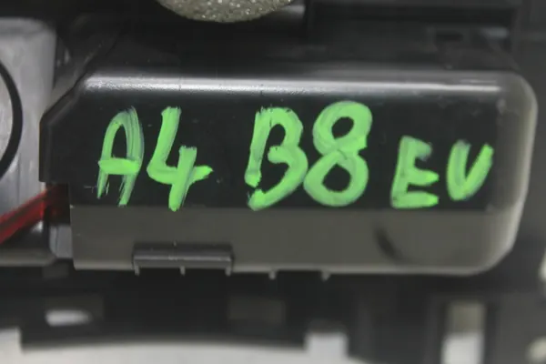 Audi A4 B8 Asbak OEM 8K0857951 - Gebruikte Staat image 3