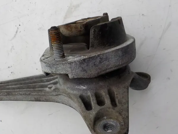 Vaihteiston tuki OEM 8E0399115P Audi A4 B7 2.0 TDI image 3