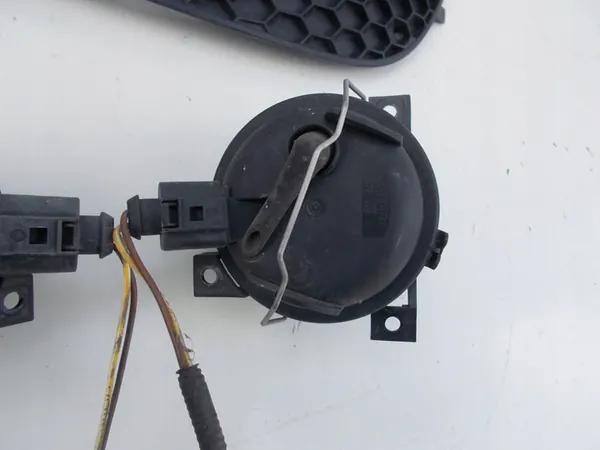 Grade de Para-choque Halógena Esquerda Direita Seat Ibiza III 6L 5P0941699A image 8