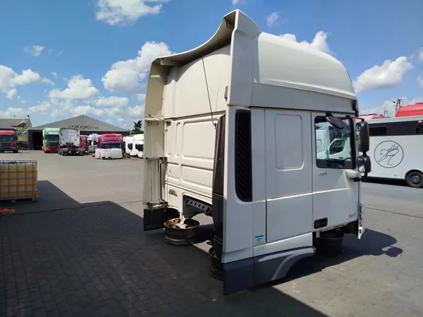 Cabine DAF XF 106 CCS OEM 6137686 - État Utilisé image 4