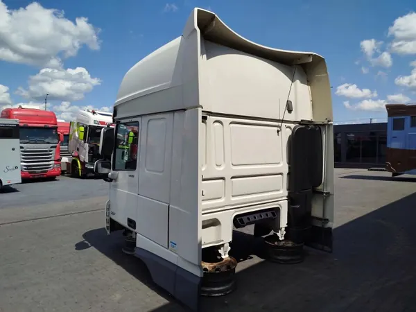 Cabine DAF XF 106 CCS OEM 6137686 - État Utilisé image 5