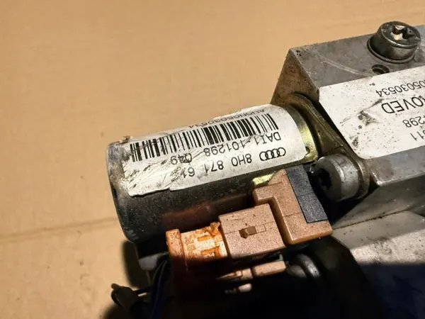 Audi A4 S4 B6 katto taittoventtiili OEM 8H0871611 image 5