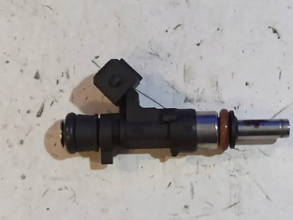 SAAB 9-5 (YS3G) Injektor 1.6L 2011 OEM 93186230 image 2