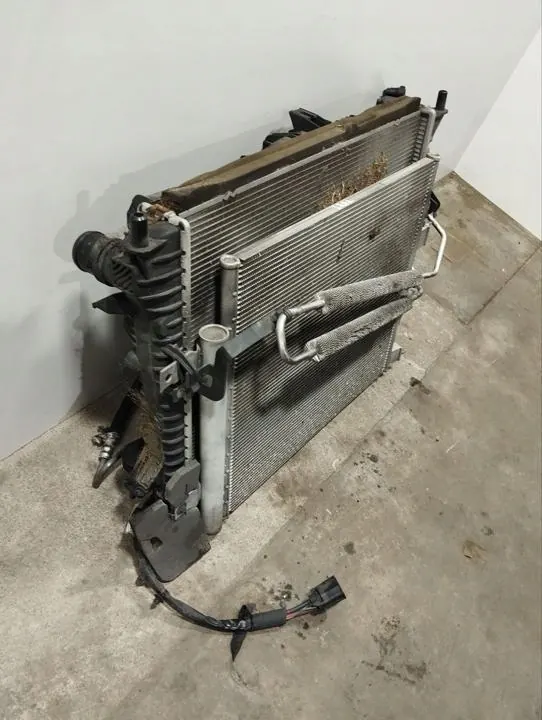 Radiador Jaguar XJ 2013 image 3
