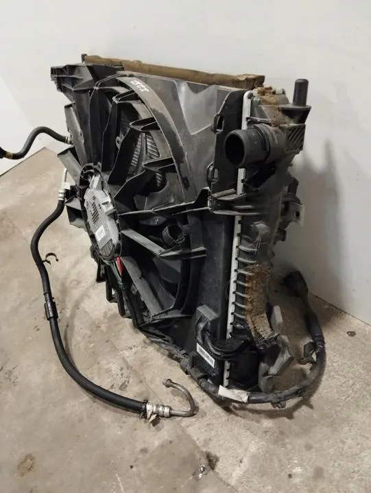 Radiador Jaguar XJ 2013 image 8