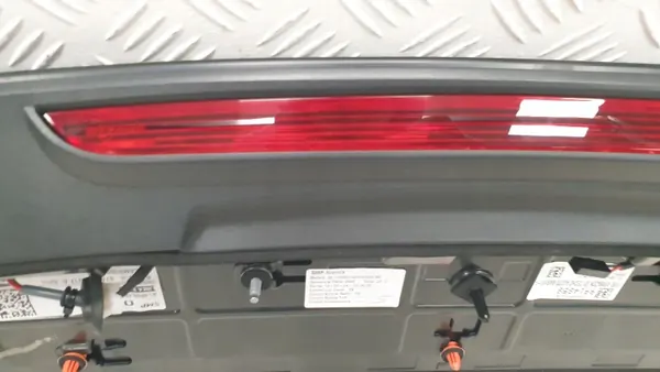 Audi A1 82A Spoiler Feu Stop Hayon OEM 82a827917a image 10