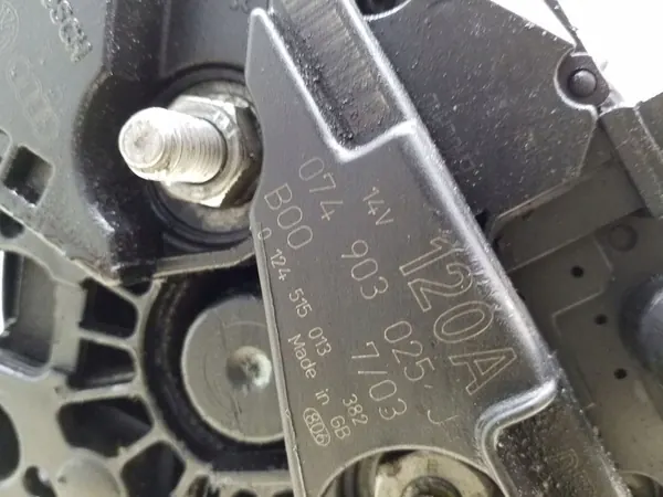 1999 Volvo S70 V70 V70 XC Alternator 074903025J image 3