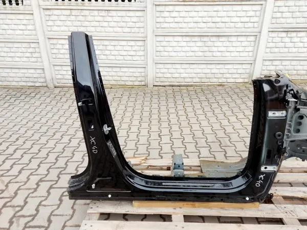 Volvo XC40 Bas de Caisse Droit OEM XC40 PRÓG PRAWY 717 image 5