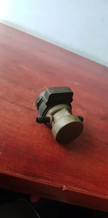 Válvula de vacío OEM 0004701993 para Mercedes W210 2.3L image 2
