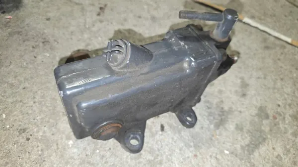 Mercedes Atego ohjaamon hydraulinostopumppu OEM 0015530001 image 2