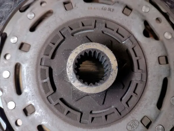 Kaksimassainen vauhtipyörä Opel Astra Zafira Corsa Meriva 1.7 CDTI image 4