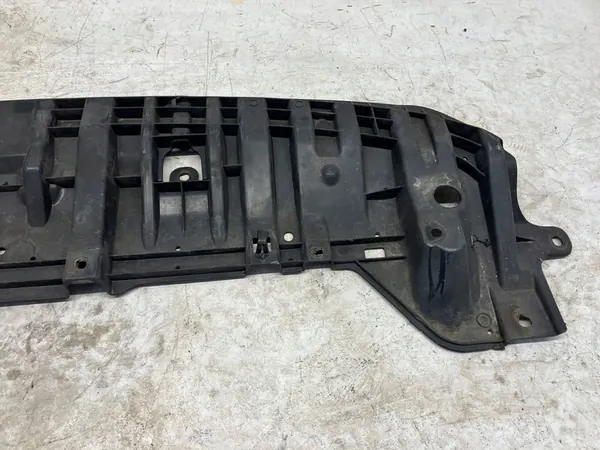 Framstötfångare Täcka Toyota Prius III image 10