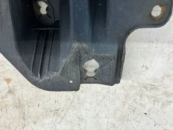 Framstötfångare Täcka Toyota Prius III image 2