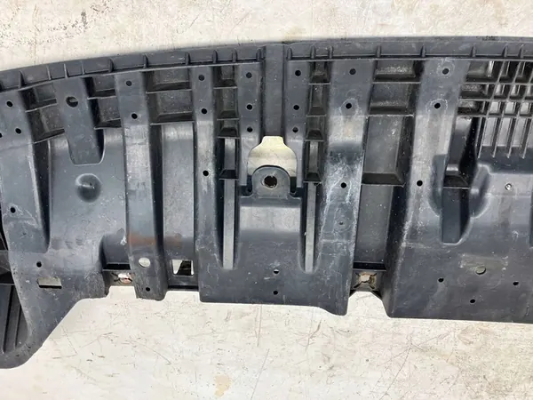 Framstötfångare Täcka Toyota Prius III image 4