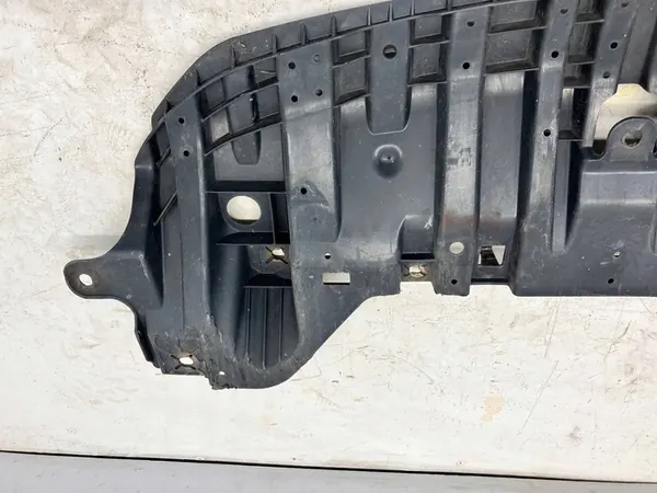 Framstötfångare Täcka Toyota Prius III image 5