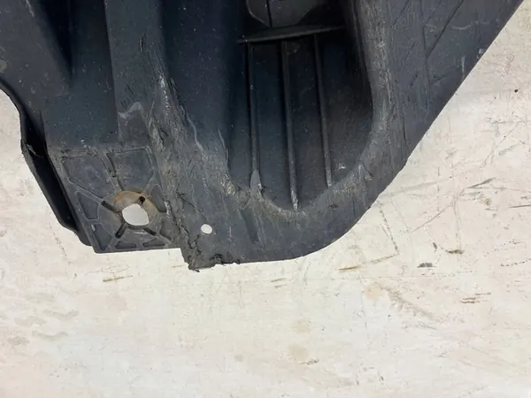 Framstötfångare Täcka Toyota Prius III image 6