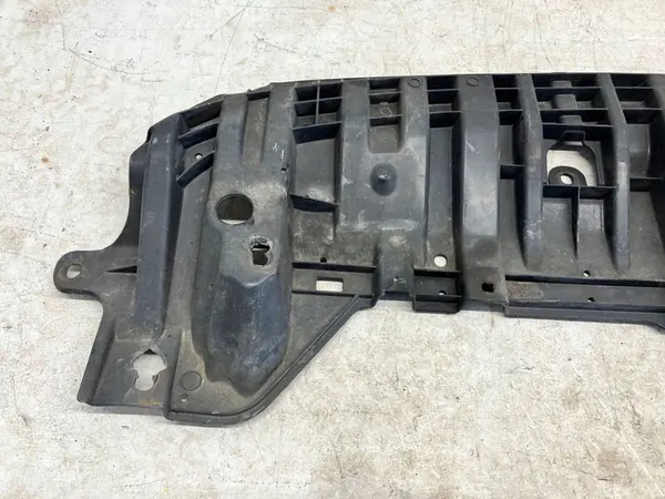 Framstötfångare Täcka Toyota Prius III image 8