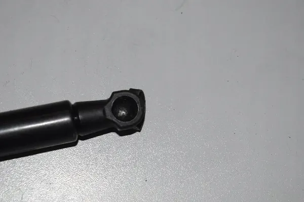 Actuador de capó derecho BMW 5 (E60) 7008745 image 4