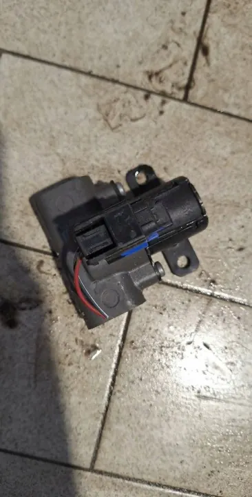 Válvula Aire Acondicionado Renault OEM 924875516R - Usado image 2