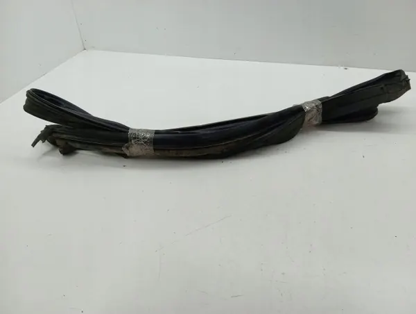 Saab 9-7X 2006 voorportier raamrubber OEM 15205931 image 4