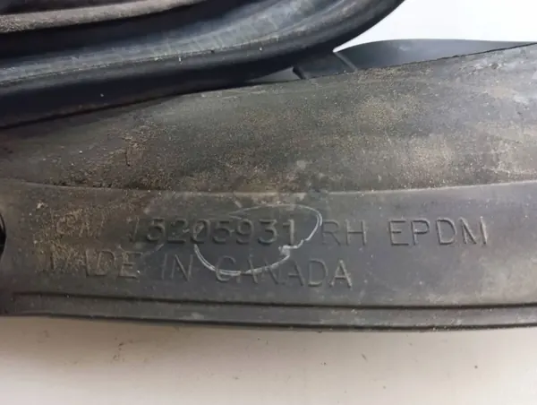 Saab 9-7X 2006 voorportier raamrubber OEM 15205931 image 5