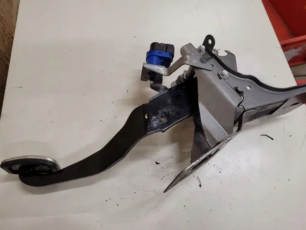 Brake Pedal MAZDA 6 HATCHBACK 2010 image 3