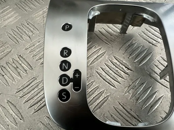 VW Golf VI Vaihdekepin Kotelo DSG 1K1713203S image 2