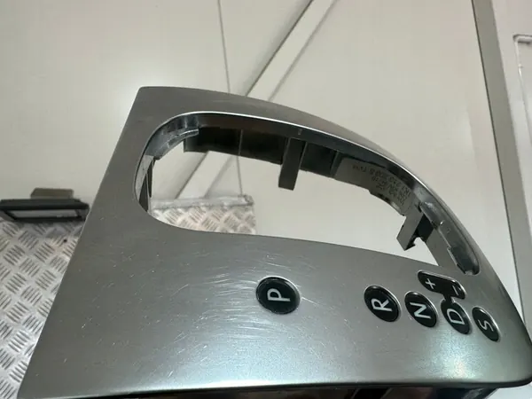 VW Golf VI Vaihdekepin Kotelo DSG 1K1713203S image 5