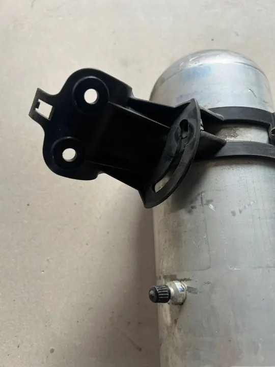 TESLA S Ilmajousitus Säiliö 6006408-00 image 4