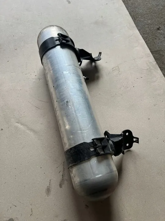 TESLA S Ilmajousitus Säiliö 6006408-00 image 5