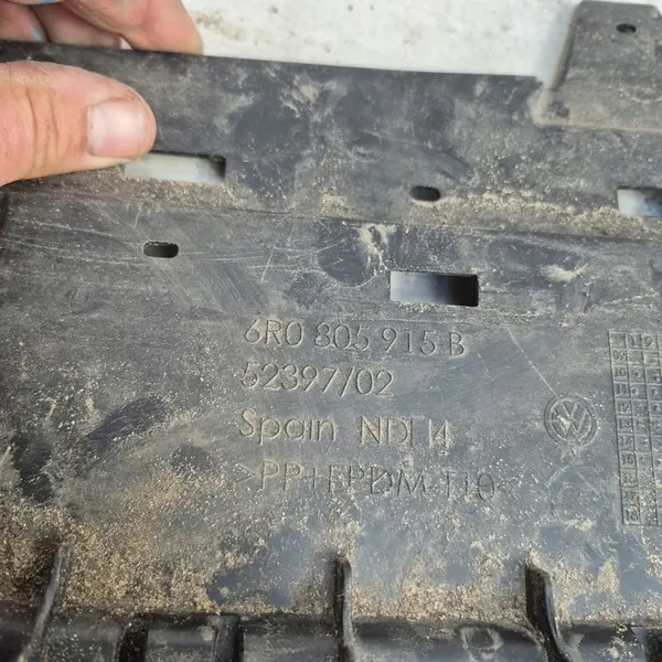 VW POLO V 5 6R R-LINE 09-14 Framskärmsspoiler image 3