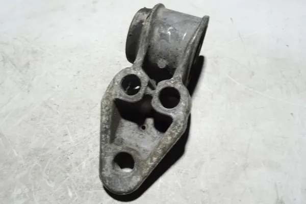 VW PASSAT B5 Karossdelar 1.9L Diesel 2005 8E0501522H image 3