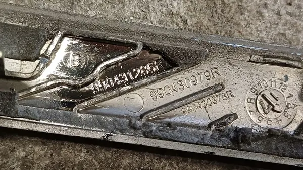 RENAULT MEGANE IV Rivestimento parafango anteriore sinistro 990431286R image 4