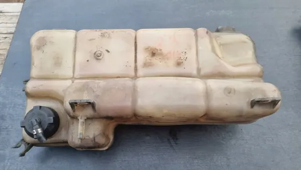 Tanque de Equilíbrio IVECO DAILY 2.3 OEM 323232 - Usado image 2