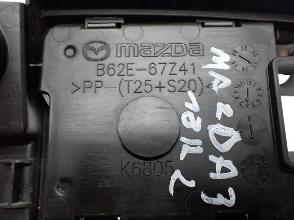 Cache radar gauche OEM B62E-67Z41 pour Mazda3 III BM 18R image 3