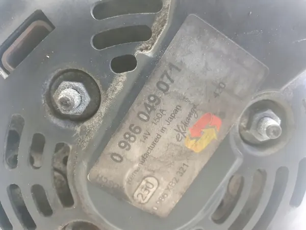 Generaattori Volvo V70 III S80 II 2.0 D Bosch 0986049071 image 2