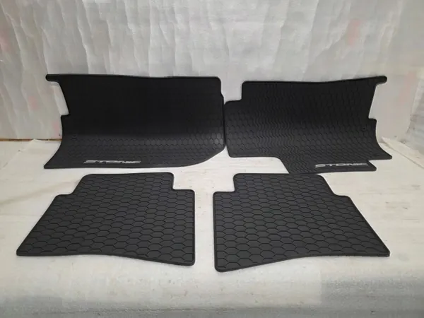 Tapis auto KIA Stonic OEM H8131ADE60GR Complet image 2