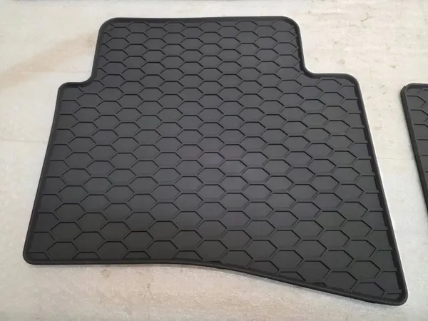 Tapis auto KIA Stonic OEM H8131ADE60GR Complet image 5