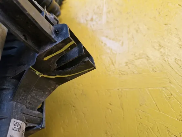 VW T5 LIFT T6 Intercooler Tuulettimen Koko 7E0121253C image 6