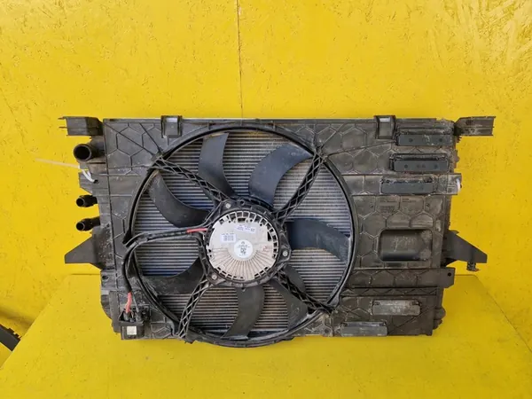 VW T5 LIFT T6 Intercooler Tuulettimen Koko 7E0121253C image 9