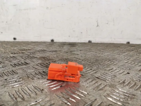 Toyota Prius Pyroteknisk klämma OEM FBZ13280 image 2