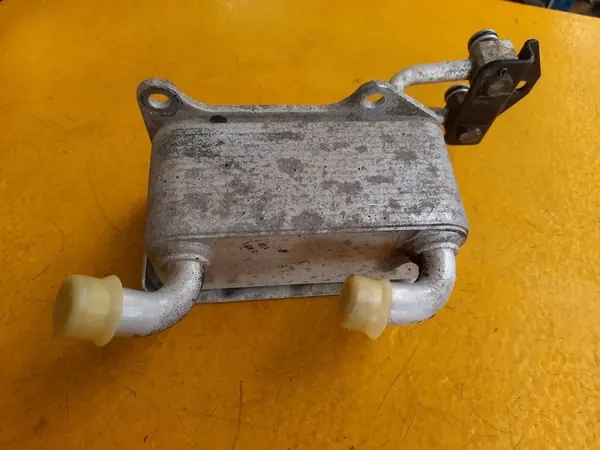 Ford Ranger III Oil Cooler JB3G-7A095-BA image 3