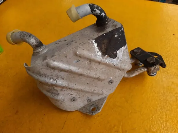 Ford Ranger III Oil Cooler JB3G-7A095-BA image 4