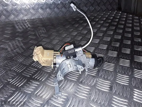 1996 Mazda 323f Interruptor de Ignição 1600PETROL BD7F66939 image 1