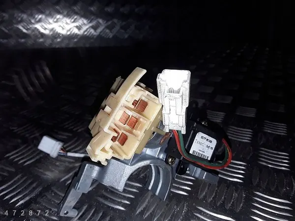 1996 Mazda 323f Interruptor de Ignição 1600PETROL BD7F66939 image 3