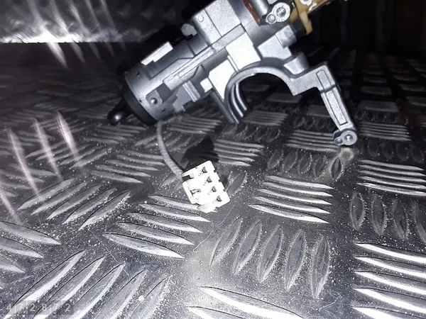 1996 Mazda 323f Interruptor de Ignição 1600PETROL BD7F66939 image 5