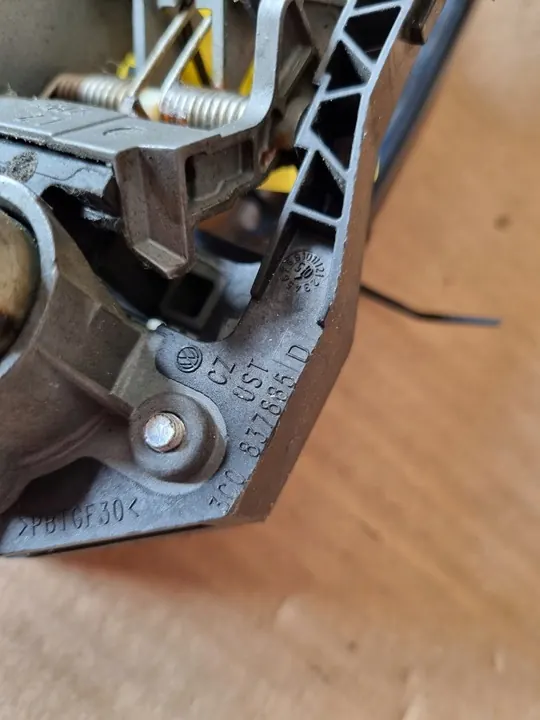 Vasen ovenkahva VW PASSAT B7 ALLTRACK 3C0837885D image 9